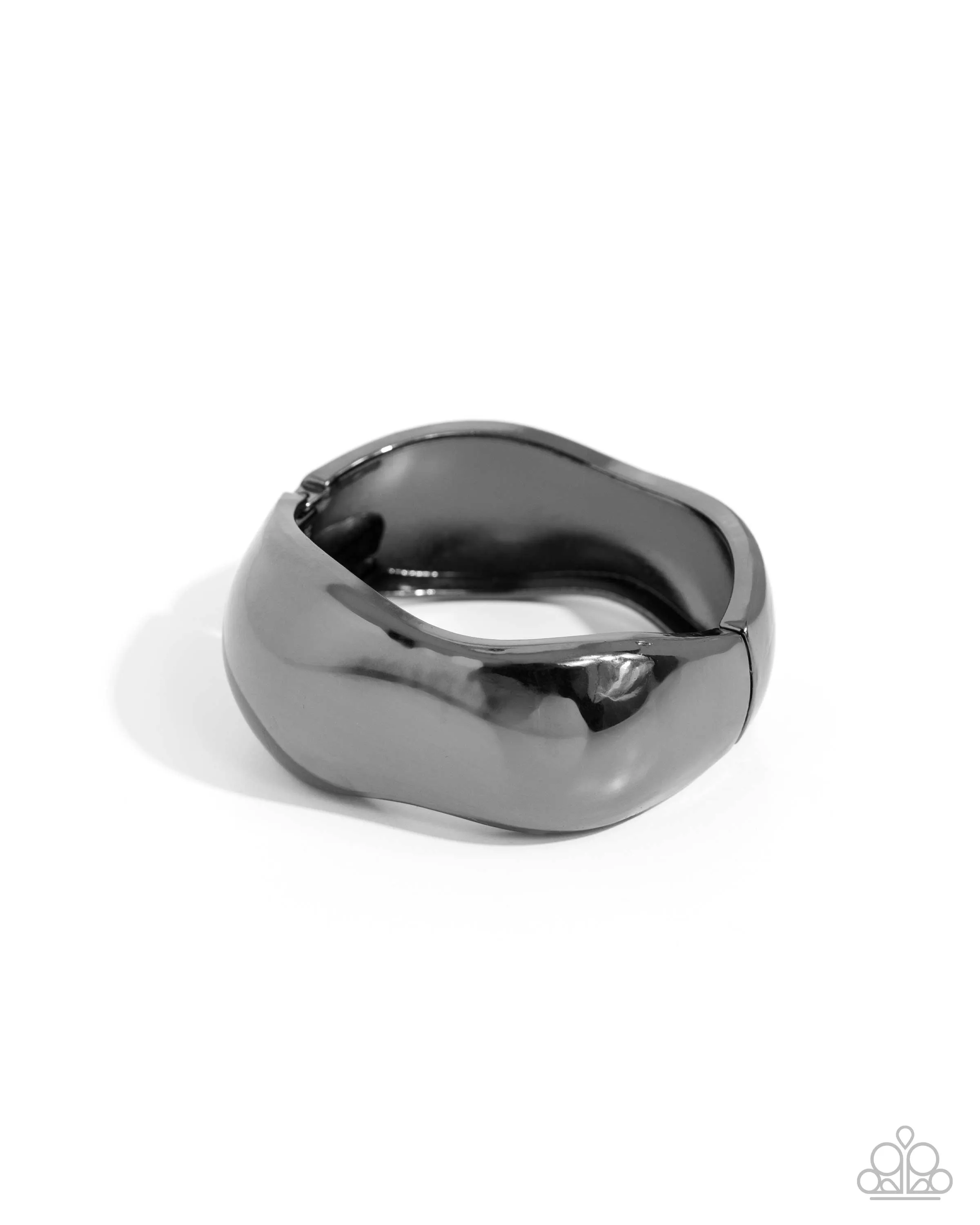 Curved Confident - Black Paparazzi Accessories