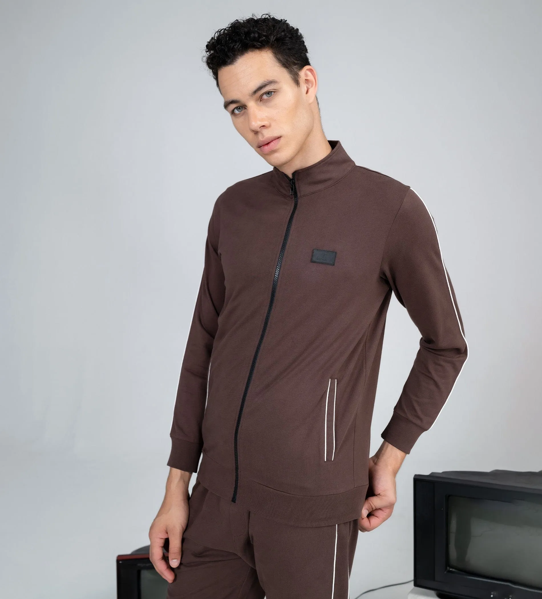 High-Contrast Brown Sweatshirt