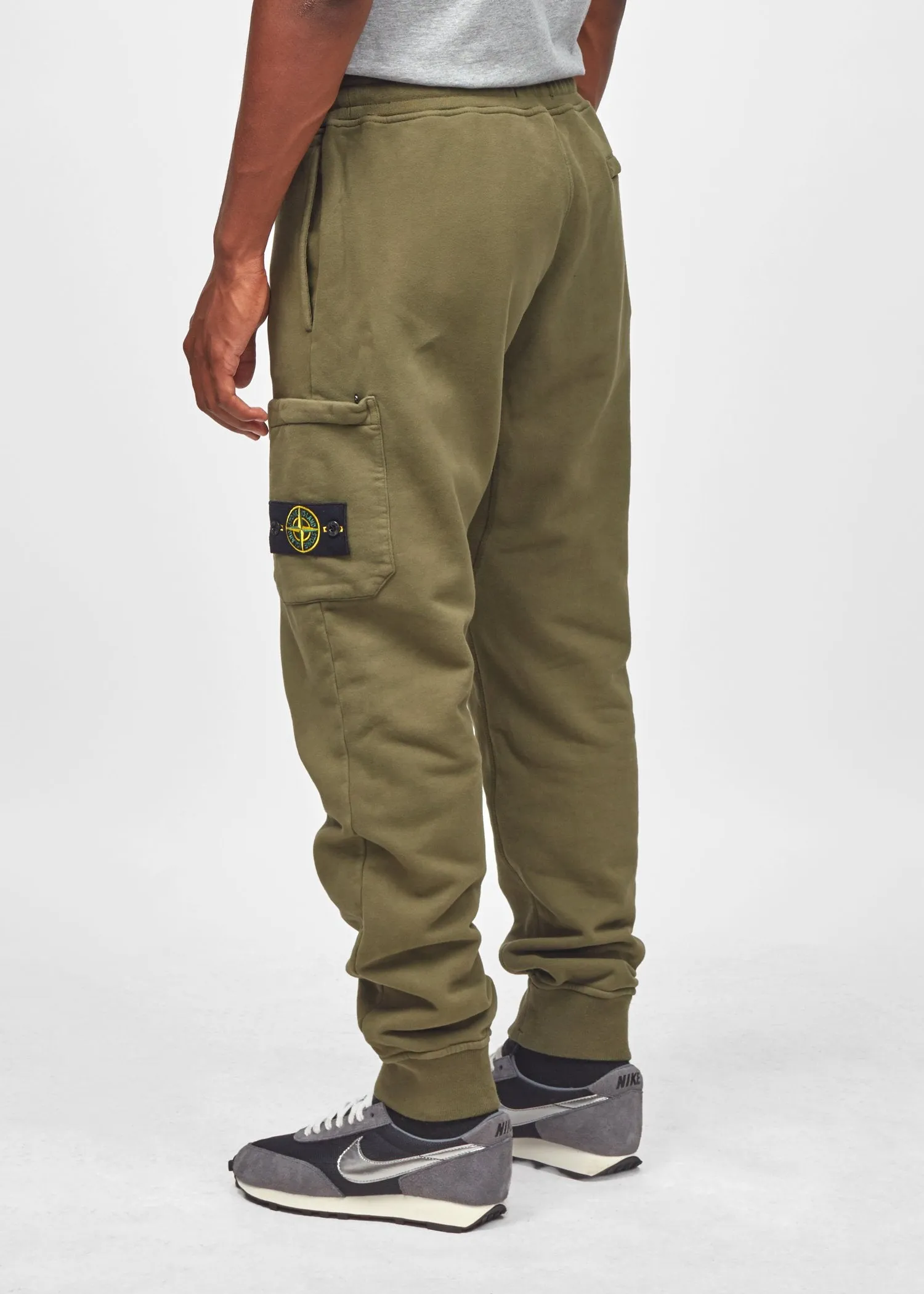 STONE ISLAND: PANTS [OLIVE]