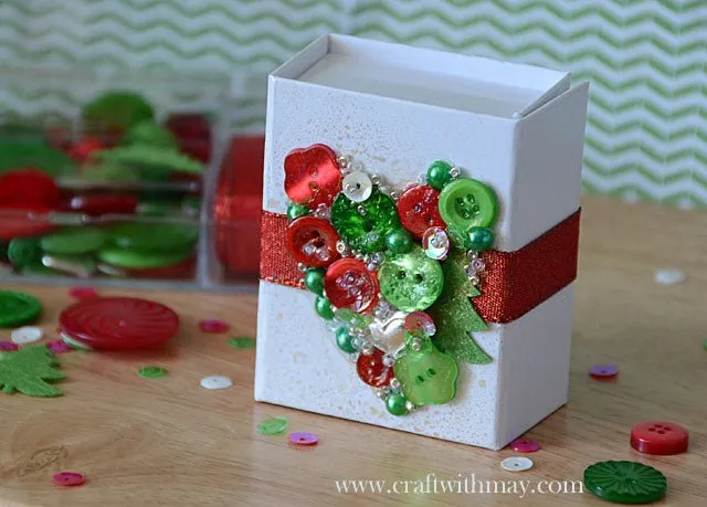Traditional Christmas Buttons